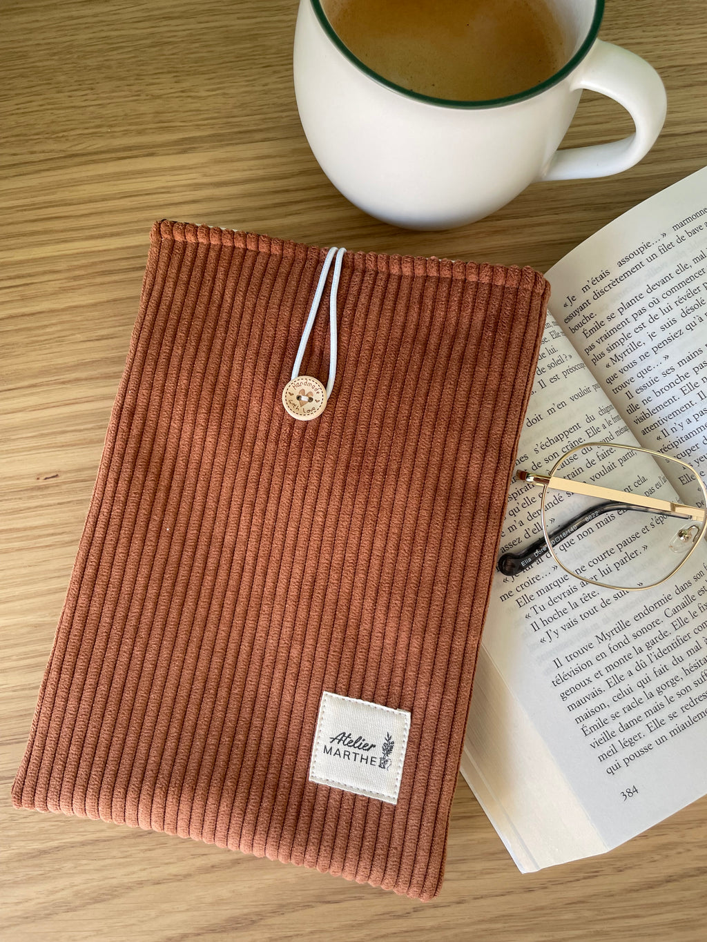 Pochette à livre de poche velours camel