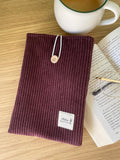 Pochette à livre de poche velours prune
